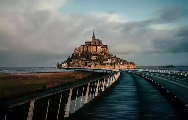 Free download mont saint michel castle chateau free picture to be edited with GIMP free online image editor