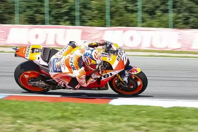 Free download Motorcycle Racing Motorsport -  free photo or picture to be edited with GIMP online image editor