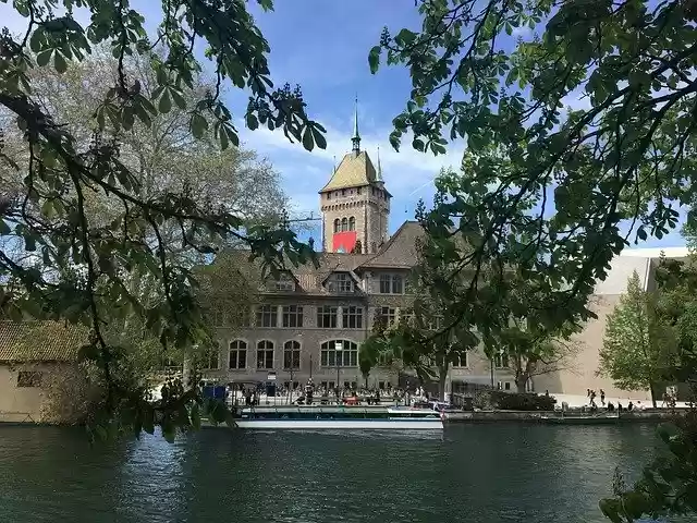 Unduh gratis Museum River Zurich - foto atau gambar gratis untuk diedit dengan editor gambar online GIMP