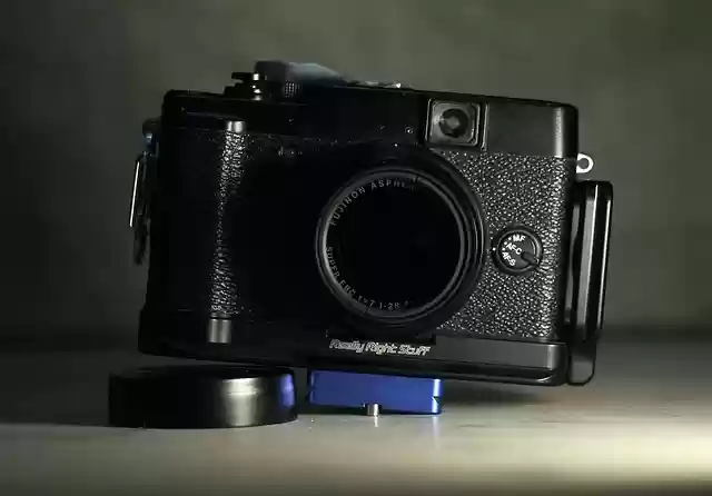 Free download old camera digital point and free picture to be edited with GIMP free online image editor