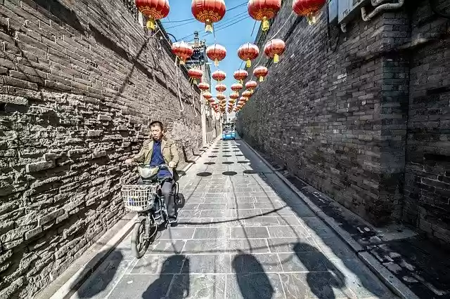 Free download Old Town Alley Bicycle -  free photo or picture to be edited with GIMP online image editor