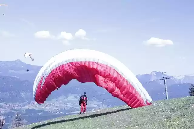 Descărcare gratuită Paragliding Sport Adrenaline - fotografie sau imagini gratuite pentru a fi editate cu editorul de imagini online GIMP