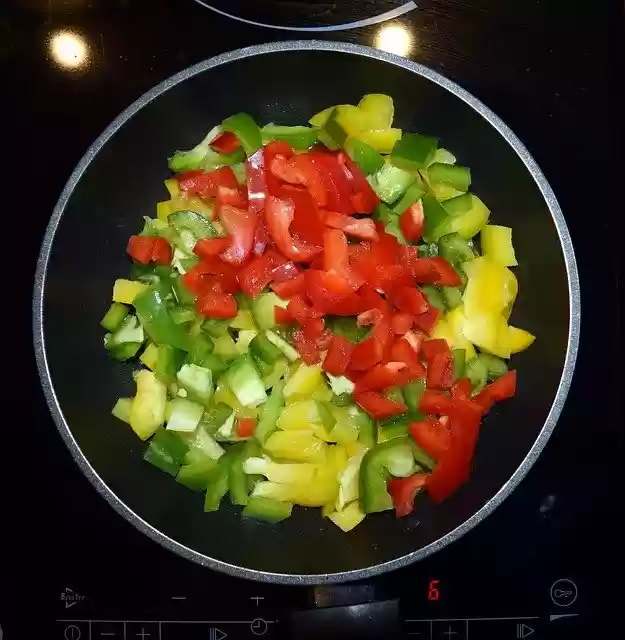 Descarga gratuita Peppers Salad Kitchen: foto o imagen gratuita para editar con el editor de imágenes en línea GIMP