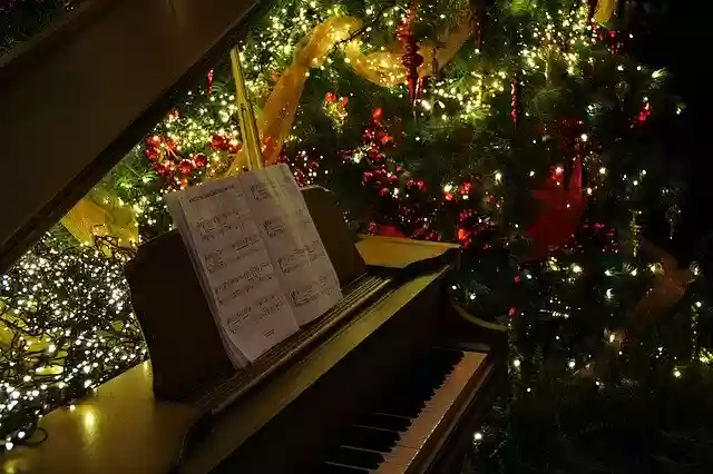 Free download Piano Music Holdays -  free photo or picture to be edited with GIMP online image editor