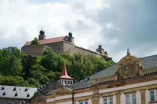 Gratis download Plassenburg Castle Red Tower - gratis foto of afbeelding om te bewerken met GIMP online afbeeldingseditor