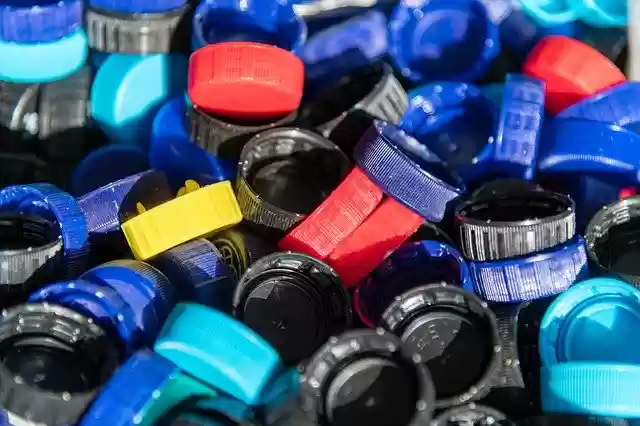 Gratis download Plastic The Lid Spray Devices - gratis gratis foto of afbeelding die kan worden bewerkt met de online GIMP-afbeeldingseditor