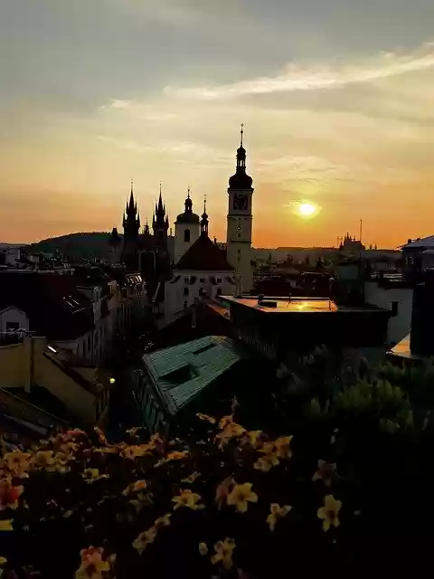 Muat turun percuma Prague Sunset Landmark - foto atau gambar percuma untuk diedit dengan editor imej dalam talian GIMP