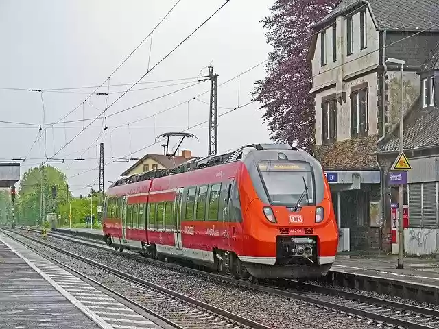 GIMP çevrimiçi resim düzenleyici ile düzenlenecek ücretsiz Bölgesel Tren Moselle Valley ücretsiz fotoğraf şablonu
