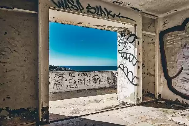 Gratis download Ruin Abandoned Vervallen gratis fotosjabloon om te bewerken met GIMP online afbeeldingseditor