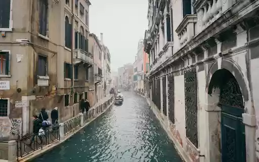 A Canal in a City  from Chrome web store to be run with OffiDocs Chromium online
