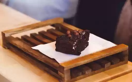 An Appetizing Slice of Chocolate Cake  from Chrome web store to be run with OffiDocs Chromium online