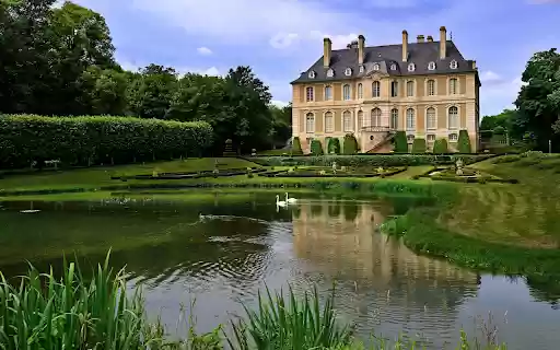 Beautiful green castle  from Chrome web store to be run with OffiDocs Chromium online