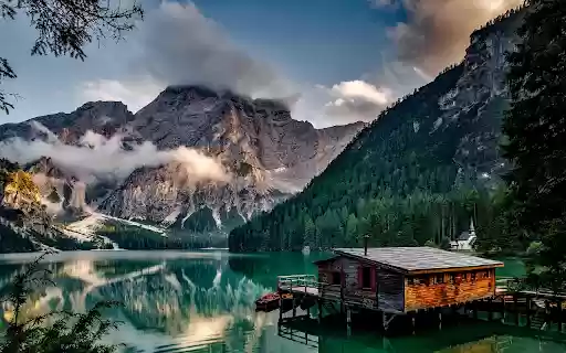 Beautiful house in the valley  from Chrome web store to be run with OffiDocs Chromium online