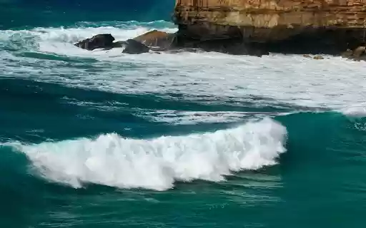 Beautiful sea with blue waves  from Chrome web store to be run with OffiDocs Chromium online