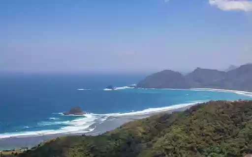 Birds Eye View of Mekaki Beach, Indonesia  from Chrome web store to be run with OffiDocs Chromium online