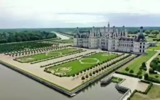 Chateau de Chambord  from Chrome web store to be run with OffiDocs Chromium online