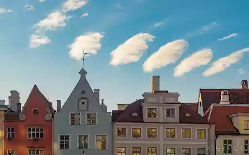 Colorful Gables Under a Nordic Sky  from Chrome web store to be run with OffiDocs Chromium online