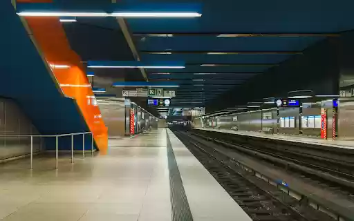 Empty Platform at Metro Station  from Chrome web store to be run with OffiDocs Chromium online