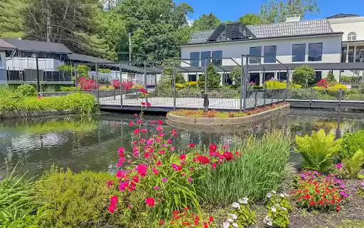 Flower garden by the lake  from Chrome web store to be run with OffiDocs Chromium online