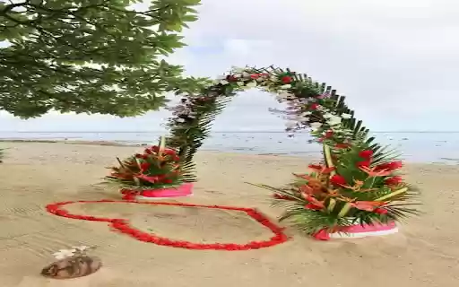 Flower gate on the beach wallpaper  from Chrome web store to be run with OffiDocs Chromium online