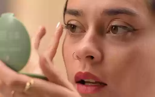 Girl and eyes from Chrome web store to be run with OffiDocs Chromium online Girl and eyes from Chrome web store to be run with OffiDocs Chromium online