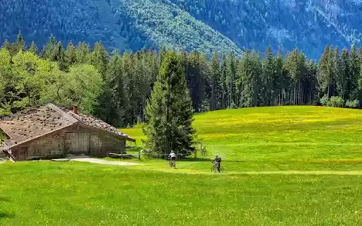 Green countryside scene  from Chrome web store to be run with OffiDocs Chromium online