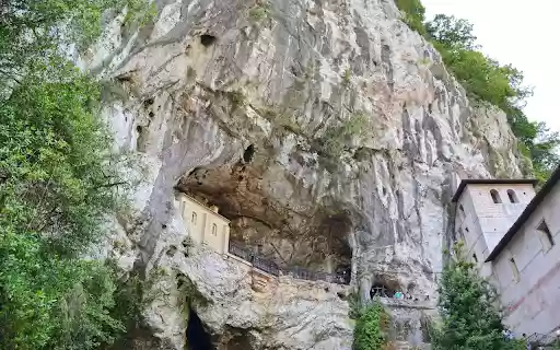 House by the cliff from Chrome web store to be run with OffiDocs Chromium online House by the cliff from Chrome web store to be run with OffiDocs Chromium online