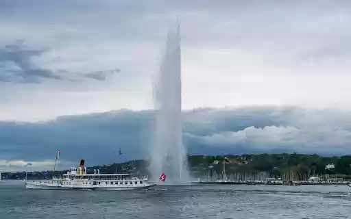 Jet d’Eau in Geneva Harbor  from Chrome web store to be run with OffiDocs Chromium online