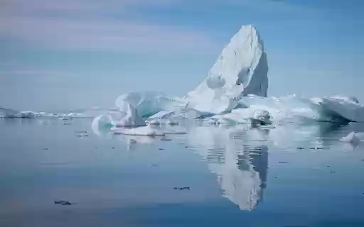 Large iceberg on the sea  from Chrome web store to be run with OffiDocs Chromium online