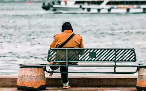 Man on the harbor  from Chrome web store to be run with OffiDocs Chromium online