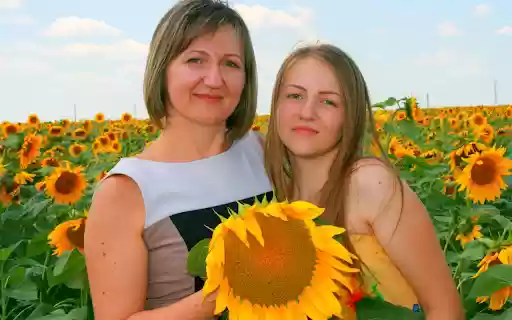 Mom is always watching  from Chrome web store to be run with OffiDocs Chromium online
