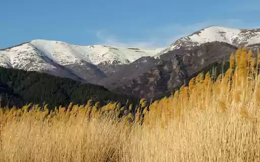 Mountains and dry grass  from Chrome web store to be run with OffiDocs Chromium online