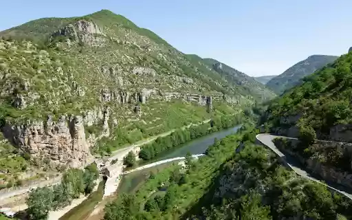 River by the mountain  from Chrome web store to be run with OffiDocs Chromium online