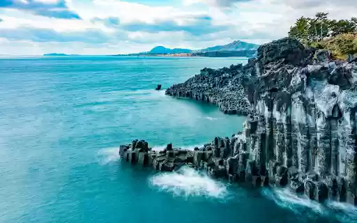 Rocks by the Sea  from Chrome web store to be run with OffiDocs Chromium online