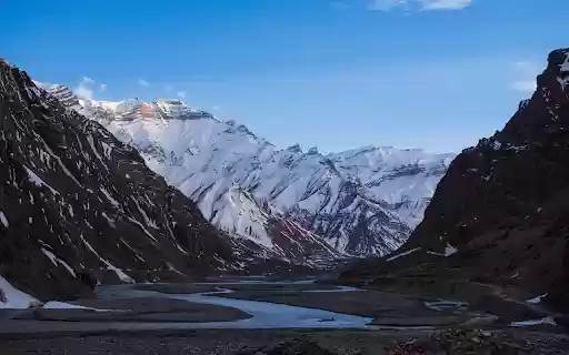 Rocky Mountains and Rivers  from Chrome web store to be run with OffiDocs Chromium online