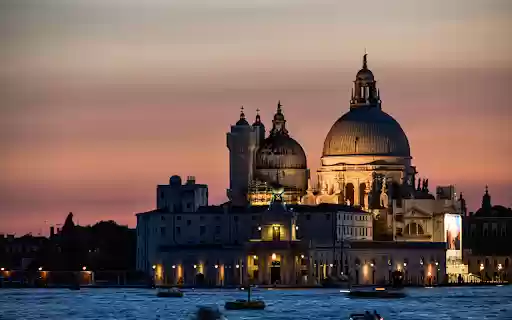 Santa Maria della Salute in Venice at Dusk  from Chrome web store to be run with OffiDocs Chromium online
