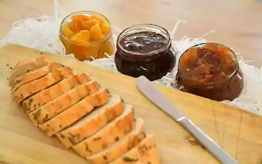 Sliced ​​bread and jam  from Chrome web store to be run with OffiDocs Chromium online