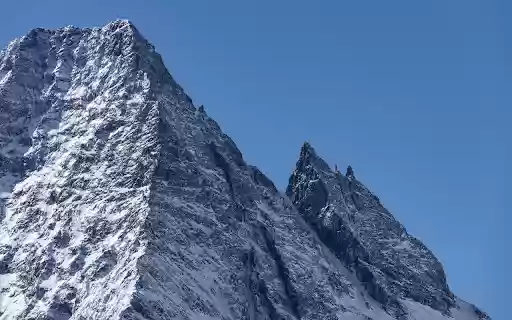 Snow clings to rocks  from Chrome web store to be run with OffiDocs Chromium online