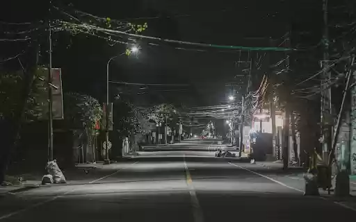 Soundless street with urban road at dusk  from Chrome web store to be run with OffiDocs Chromium online
