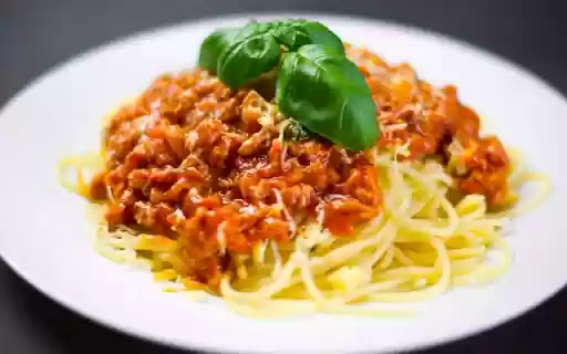 Spaghetti Bolognese: A Classic Italian Comfort Food  from Chrome web store to be run with OffiDocs Chromium online
