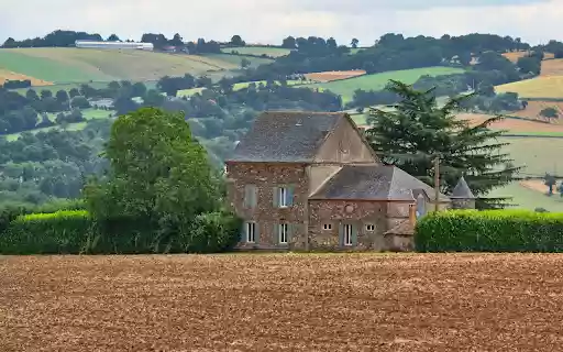 Stone Farmhouse in Rolling Hills  from Chrome web store to be run with OffiDocs Chromium online