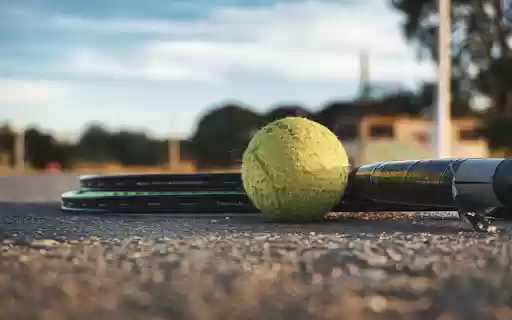 Tennis balls and rackets  from Chrome web store to be run with OffiDocs Chromium online