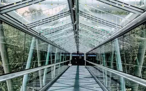 The Glass Walkway of the Orlando Science Center  from Chrome web store to be run with OffiDocs Chromium online