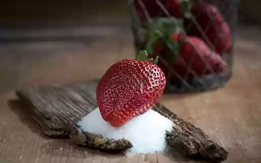 White sugar and strawberries from Chrome web store to be run with OffiDocs Chromium online White sugar and strawberries from Chrome web store to be run with OffiDocs Chromium online