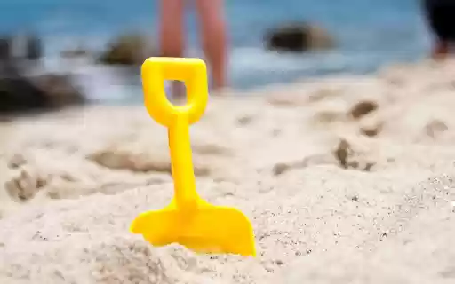 Yellow plastic shovel  from Chrome web store to be run with OffiDocs Chromium online