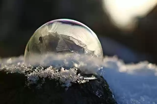 ດາວໂຫຼດຟຣີ Soap Bubble Frozen ແມ່ແບບຮູບພາບເພື່ອແກ້ໄຂດ້ວຍຕົວແກ້ໄຂຮູບພາບອອນໄລນ໌ GIMP