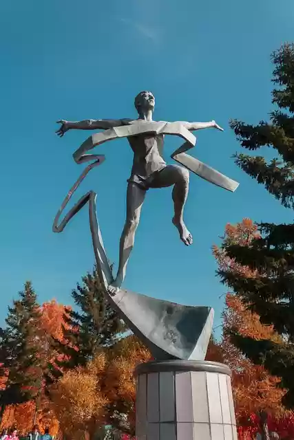 Free download statue art marathon autumn run free picture to be edited with GIMP free online image editor