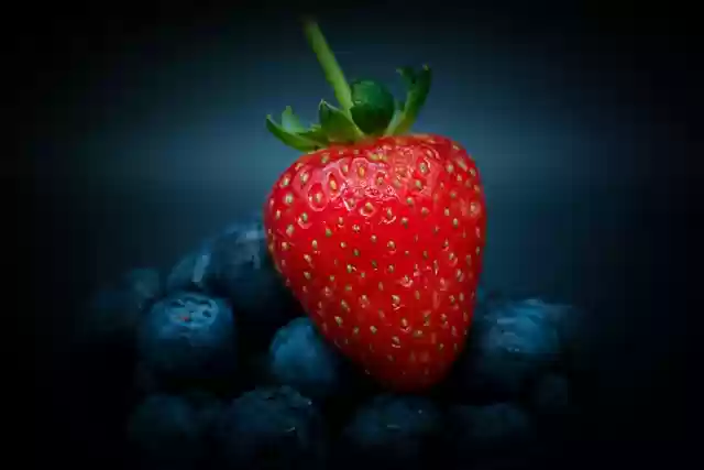 Free download strawberries blueberries fruit free picture to be edited with GIMP free online image editor