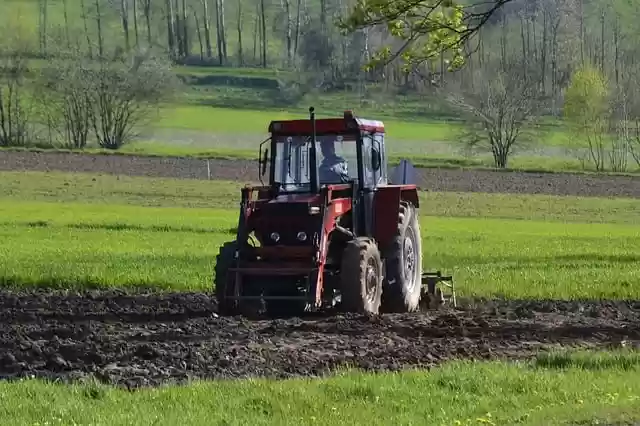 Free download tractor agriculture vehicle field free picture to be edited with GIMP free online image editor
