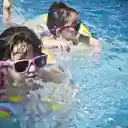 Two little children swimming  screen for extension Chrome web store in OffiDocs Chromium